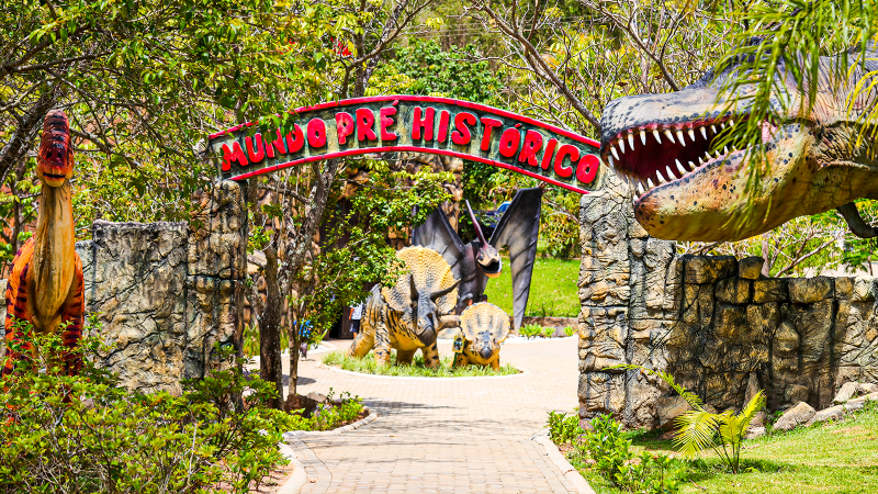 Uma viagem no mundo dos dinossauros Uma viagem no mundo dos dinossauros